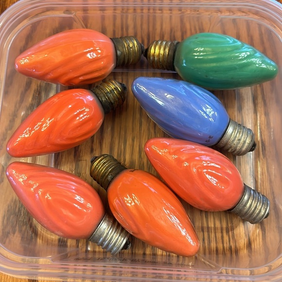 17 Vintage 1950s C9 GE Interior Paint Flame Swirl Christmas Light Bulbs - Work - Picture 2 of 7